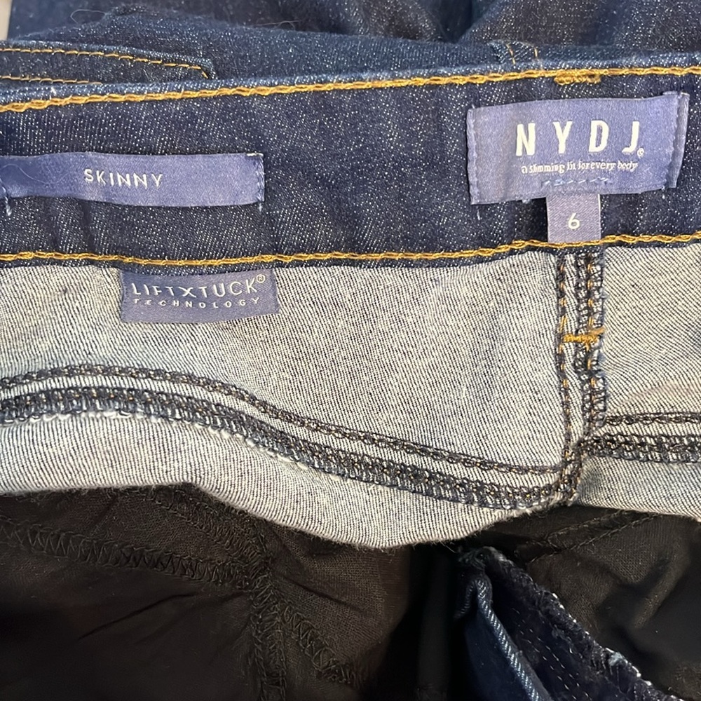 NYDJ Skinny Jeans Dark Wash Stretch Denim Lift Tuck Technology Size 6 - Picture 5 of 7